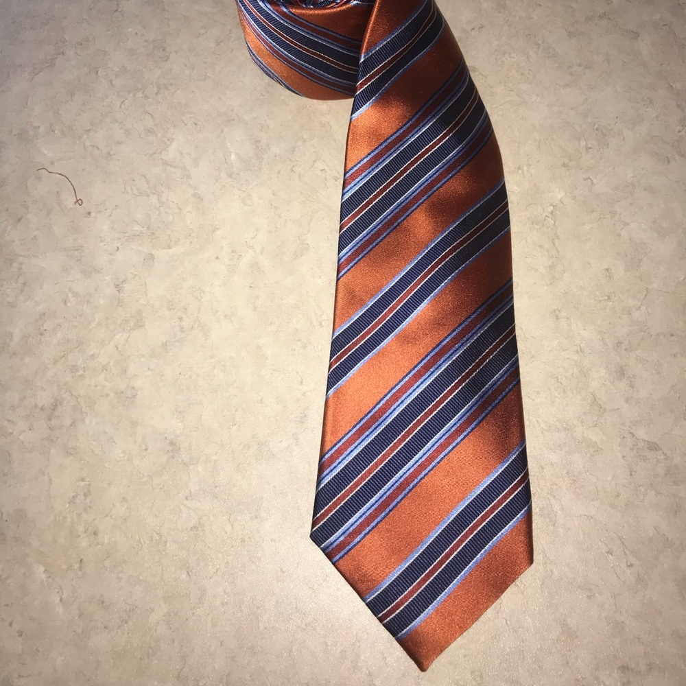 Countess Mara tie